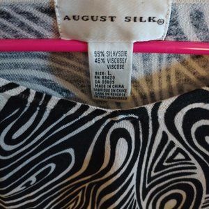 Quarter length sleeve thin knitted top